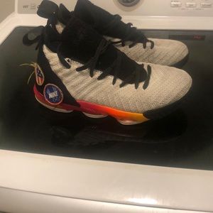 Lebron 16